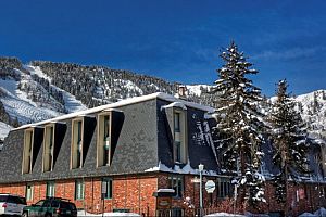 Chateau Chaumont is wonderfully located in the heart of downtown Aspen. Photo: Frias Properties